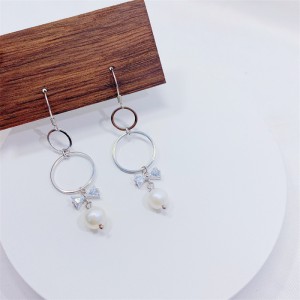 Interlocking Hoop Pearl Earrings
